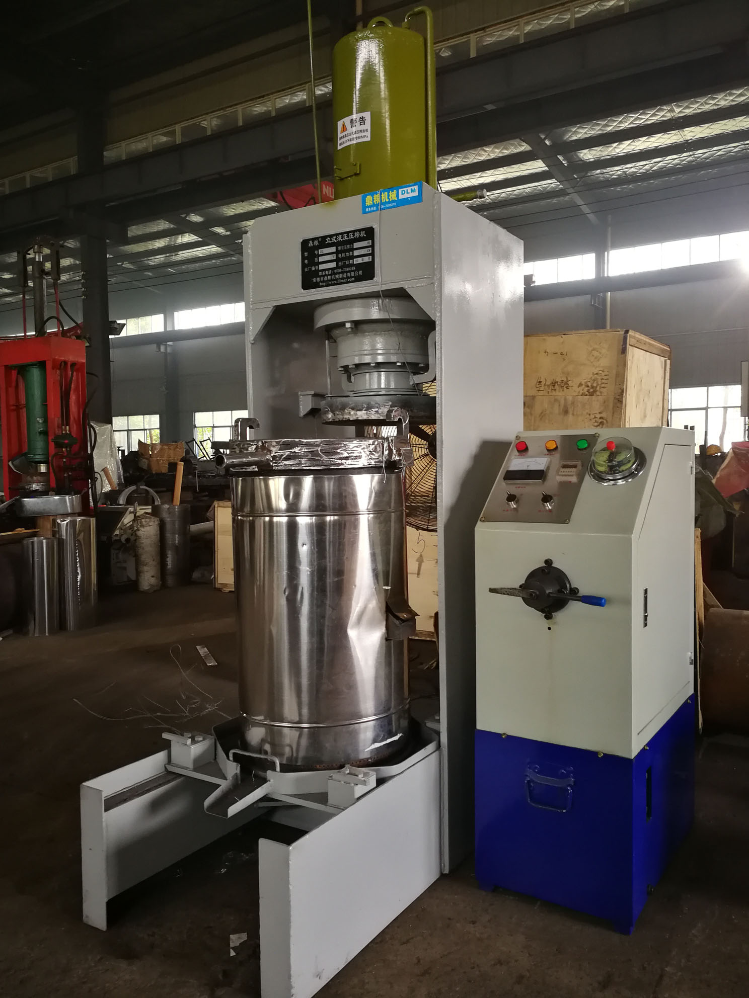 不銹鋼超高壓立式液壓壓榨機，果汁壓榨機，果渣壓榨機，藥材壓榨，油渣處理，白土壓榨